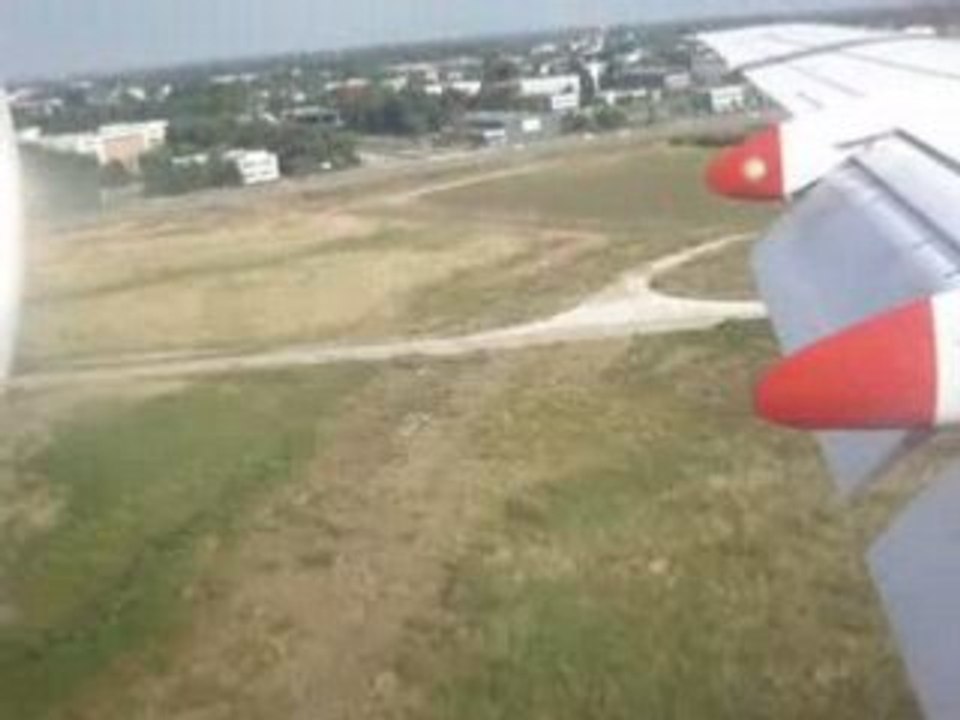 Atterrissage Fokker 100