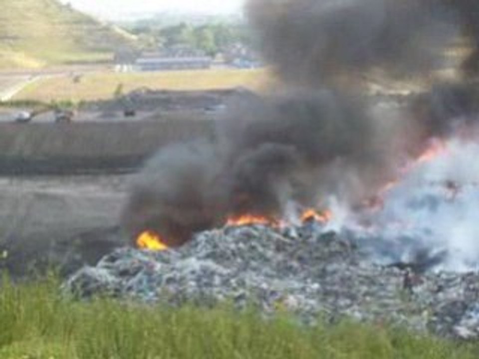 Évin-malmaison : 1 000 m² de déchets en feu