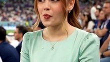 This Beautiful Girl Couldn’t Hide Her Funny Football Reactions 😂⚽