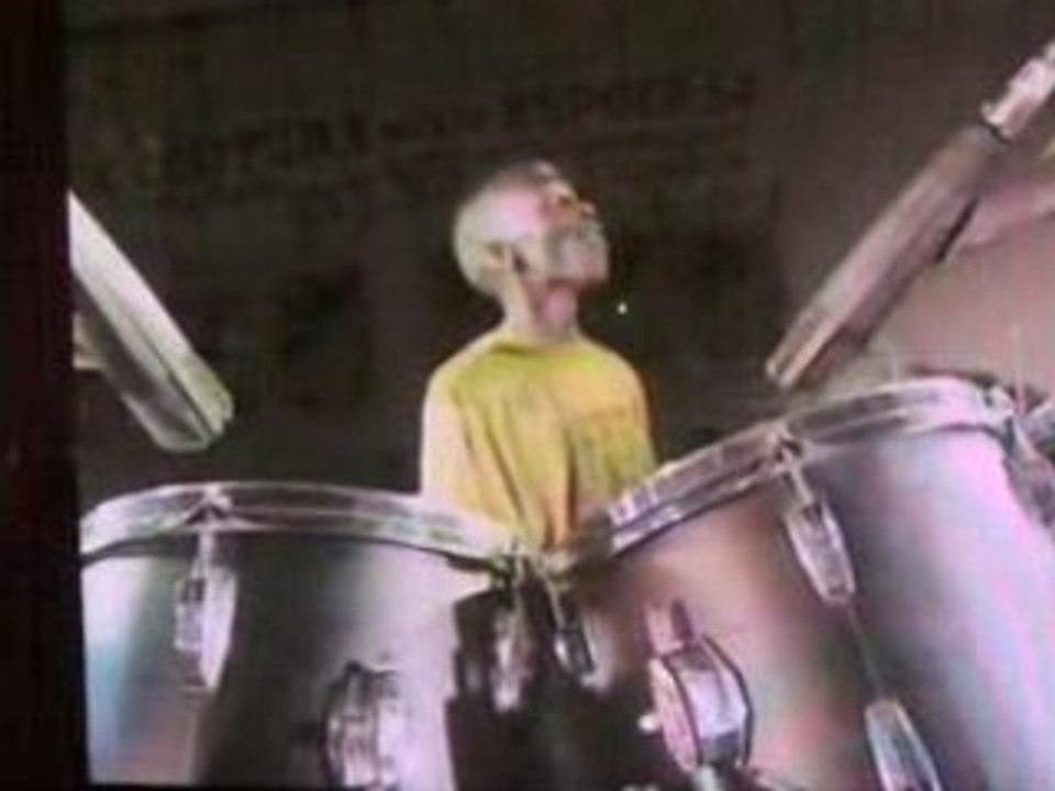 REDDY AMISI CHANTE LA 1er VERSION