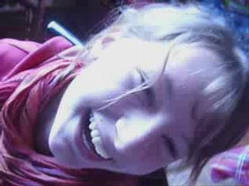 Mylene (L)