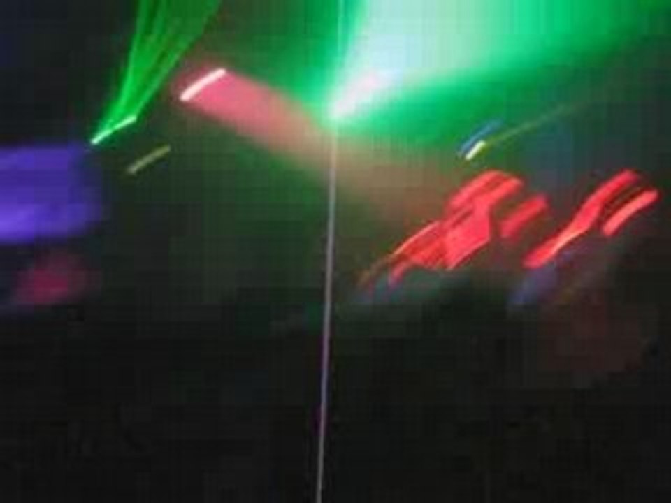 013 WEEKENDER - DANCEFLOOR ACTION