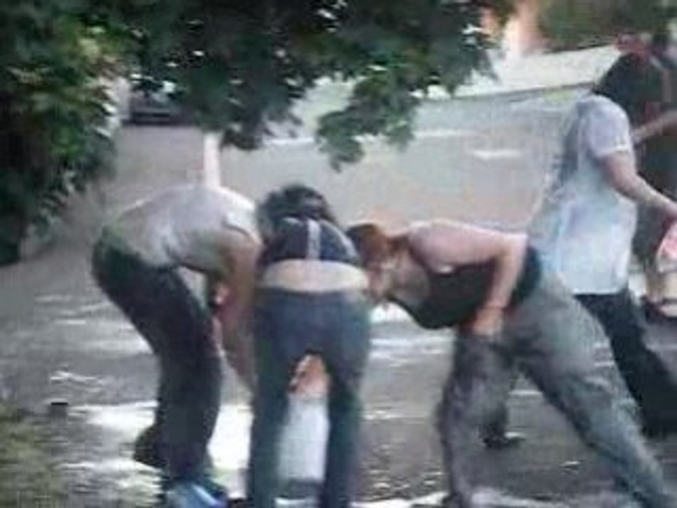 Bataille d'eau chez Nyu