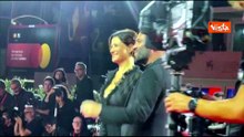 Venezia 83, Giuliano Sangiorgi con la compagna Ilaria Macchia sul red carpet