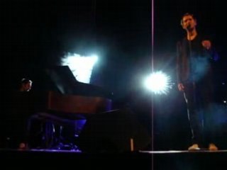 AaRON - Famous blue Raincoat