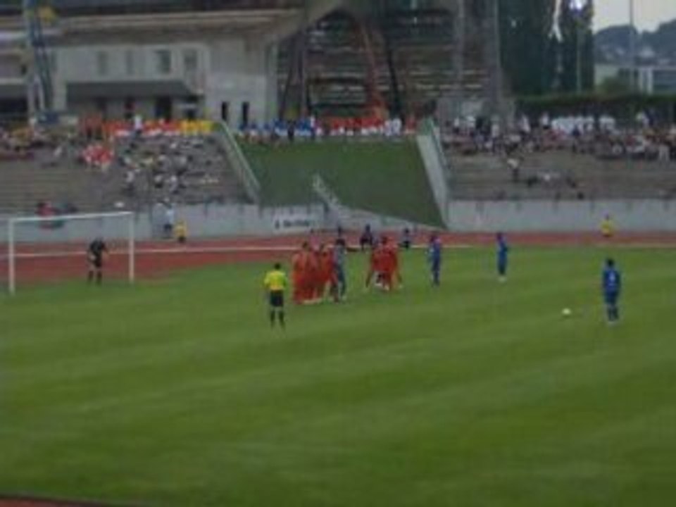 Coup franc de juninho pendant lyon monaco a annecy