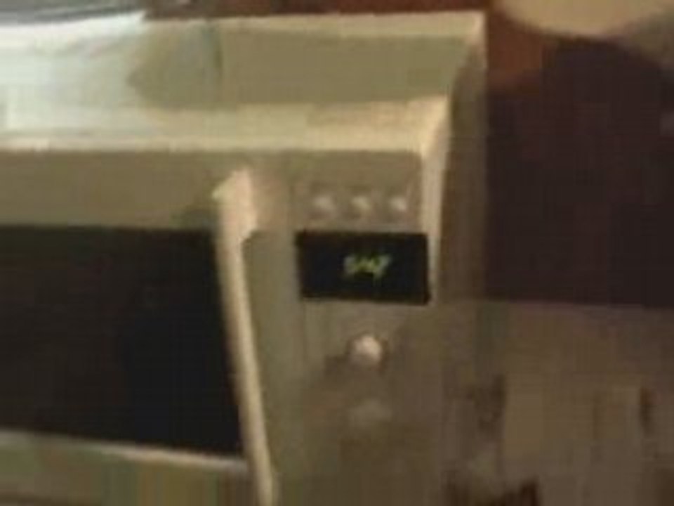 Séjour de Beauf Partie 3 - Comment rouler une clope