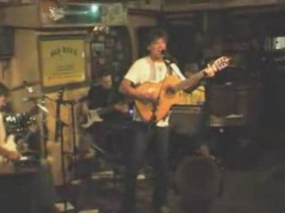 onYouTube - Pub Budapest - Old Mans Music Pub - Delhu live I