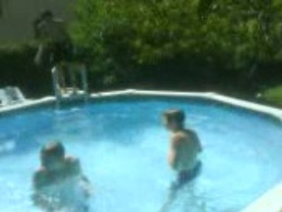 Piscine, Bastien, Maxence, Benjamin