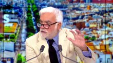 «Aucune personne ne va changer son vote en nous écoutant», assure Pascal Praud
