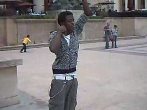 g-lan dance meme kan il est malade