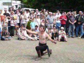 cracheur de feu médiéval gavray 2008 (suite)