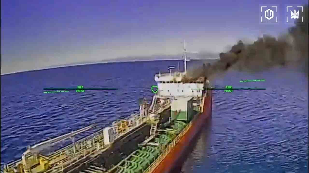 Ukrainische drohne entkommt russischem hubschrauber und trifft tanker im schwarzen meer