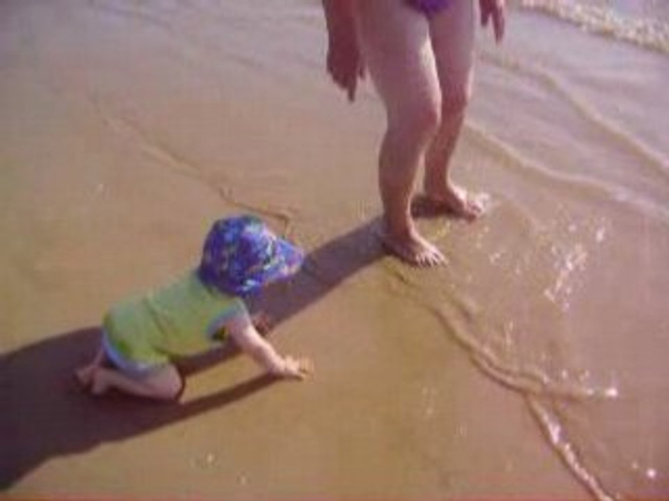 Clément s'éclate avec la mer !!!