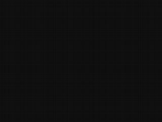 La femme a la tour effeil dans le Q