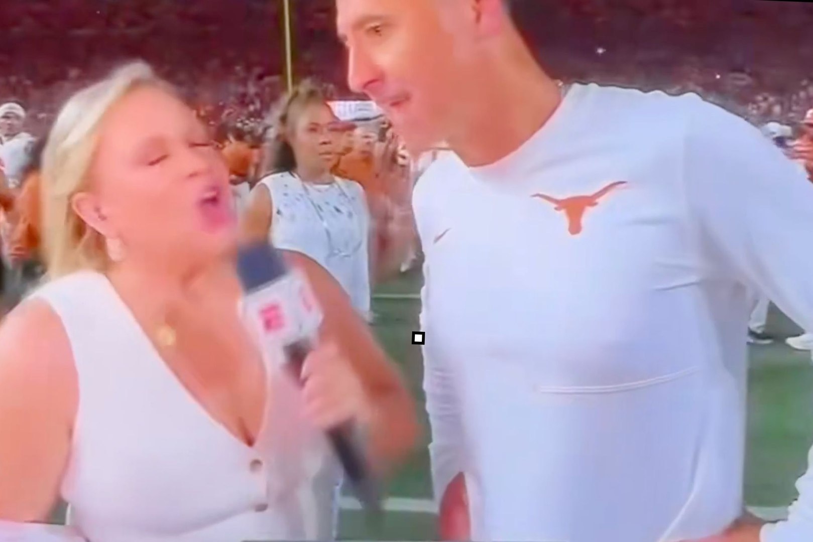 Steve Sarkisian abandona abruptamente una entrevista con ESP..