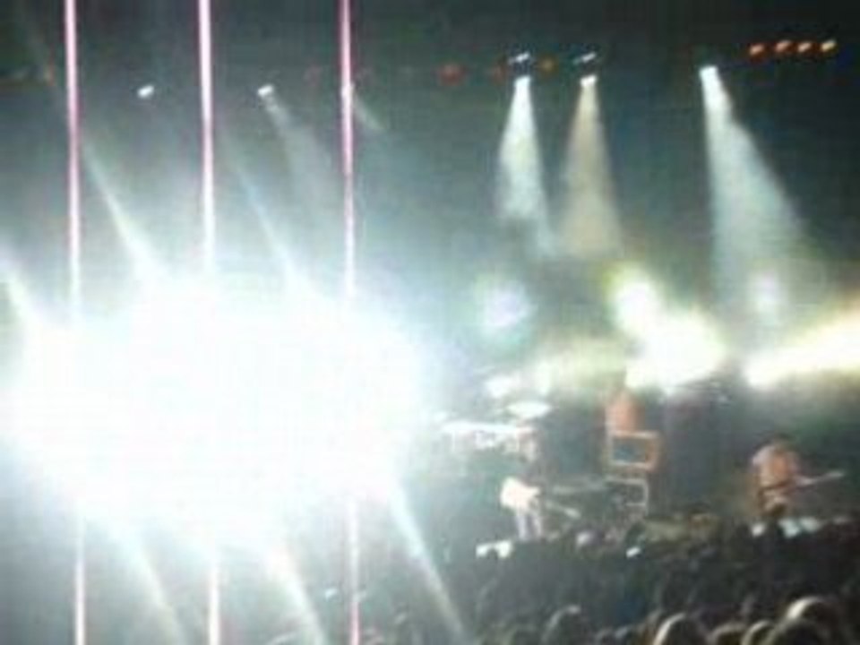 Reprise des Artic Monkeys Bet You Look Good par Flix