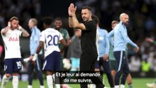 De Zerbi se défend avec humour : “En Italie, je serais le meilleur entraîneur du moment”