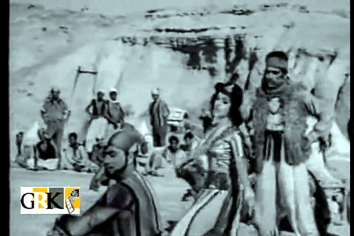 YE RANG E MEHFIL AAJ HAR DIL JAWAN HAI - NASIM BEGUM - FILM ALHILAL -1966