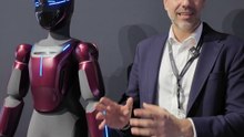 Ecco Gene, il robot umanoide italiano che vuole essere un operaio