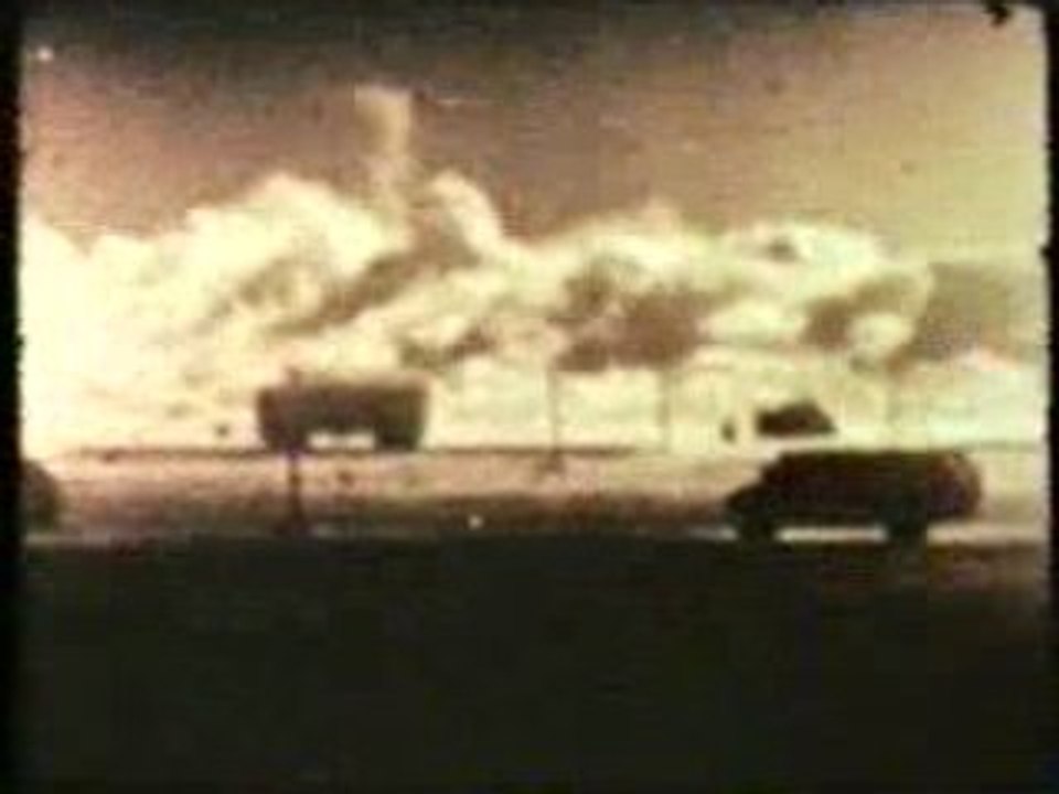 Atomic Explosion - Nuclear_Bomb_Structure_Effects