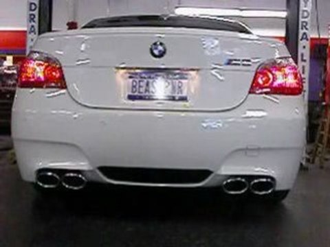ZzVideo BMW M5 V10 Modifié - BMW, M5, V10, Modifié, rugby - Dailymotion Partagez vos vidéos