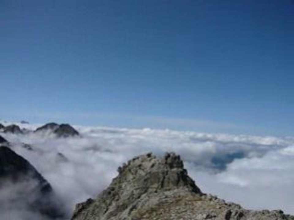 PYRENEES EXPE TRAIL 2008 ETAPE1 NIKO ET JEAN MARC