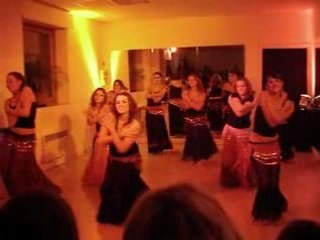 Dance orientale avec le groupe