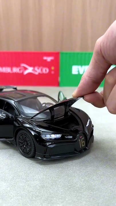 Premium Bugatti Chiron is your favorite?  #diecastcollector #giftforhim #hypercar #bugattichiron