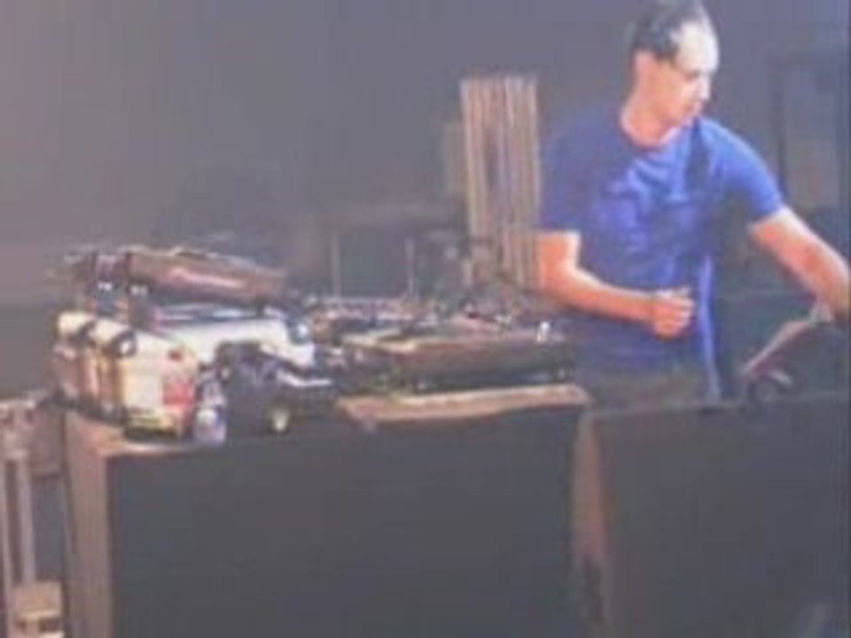 Dj_friction_dour2008