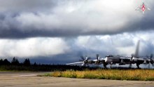 Russische Tu-95MS-bommenwerpers vliegen met Kh-101-raketten nabij Noorwegen