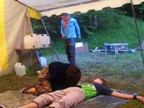 ESTI VAL - Camp 15-17 2008 - La merguez a éclaté 2