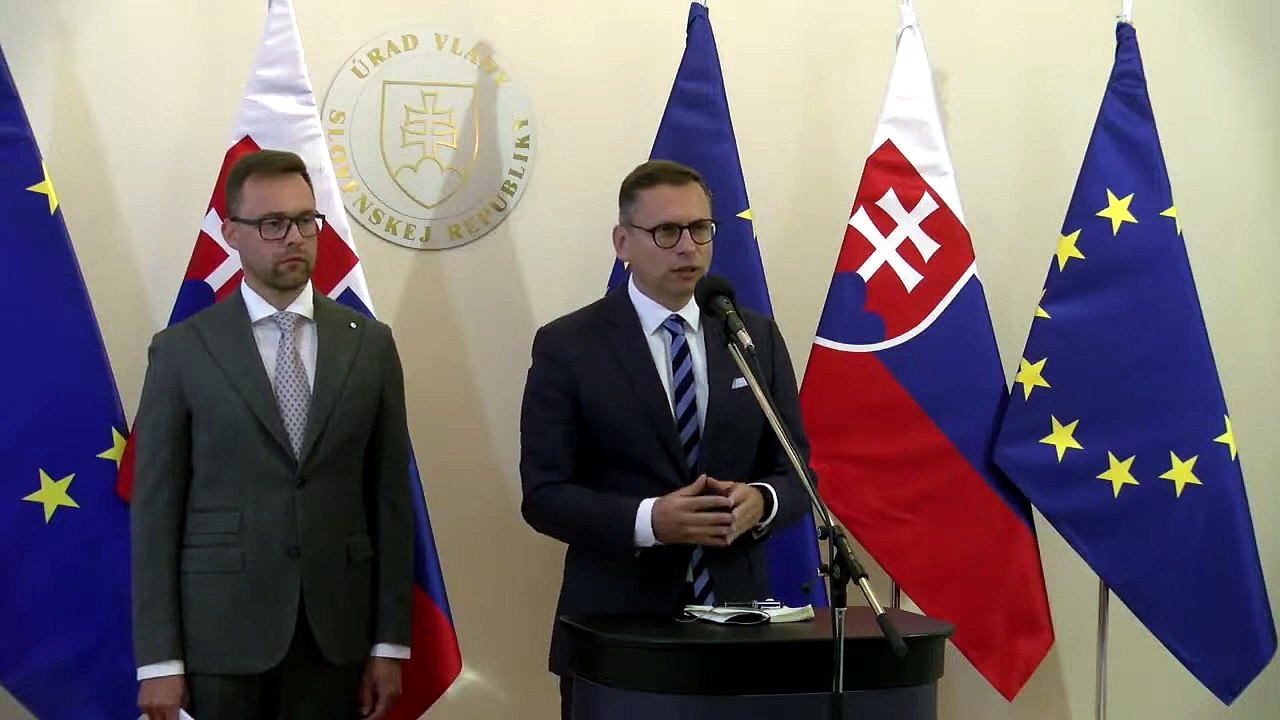 ZÁZNAM: Šéf Slovnaftu nevylúčil, že cena nafty prekročí dve eurá za liter