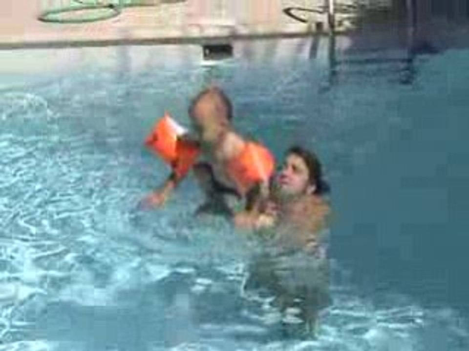 A la piscine... (4!)