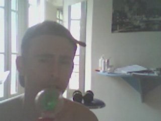 Wiwi égratigne "Gladys"