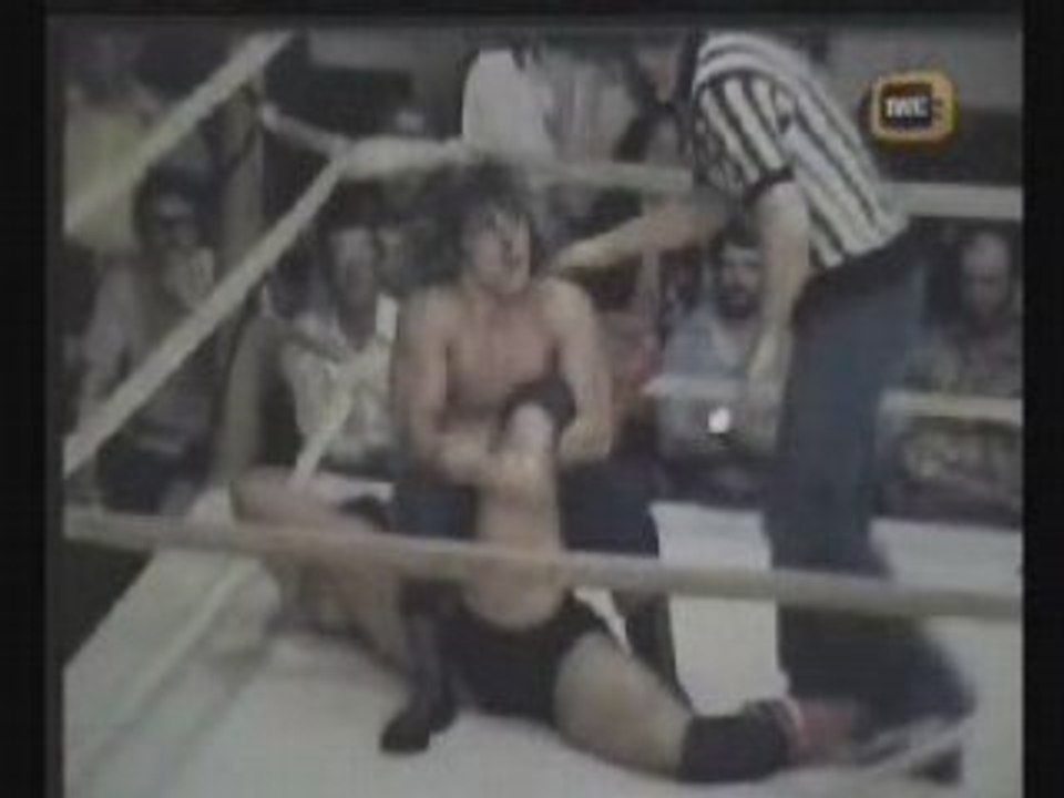 Bret Hart vs Dynamite Kid