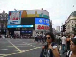 V082- Piccadilly circus