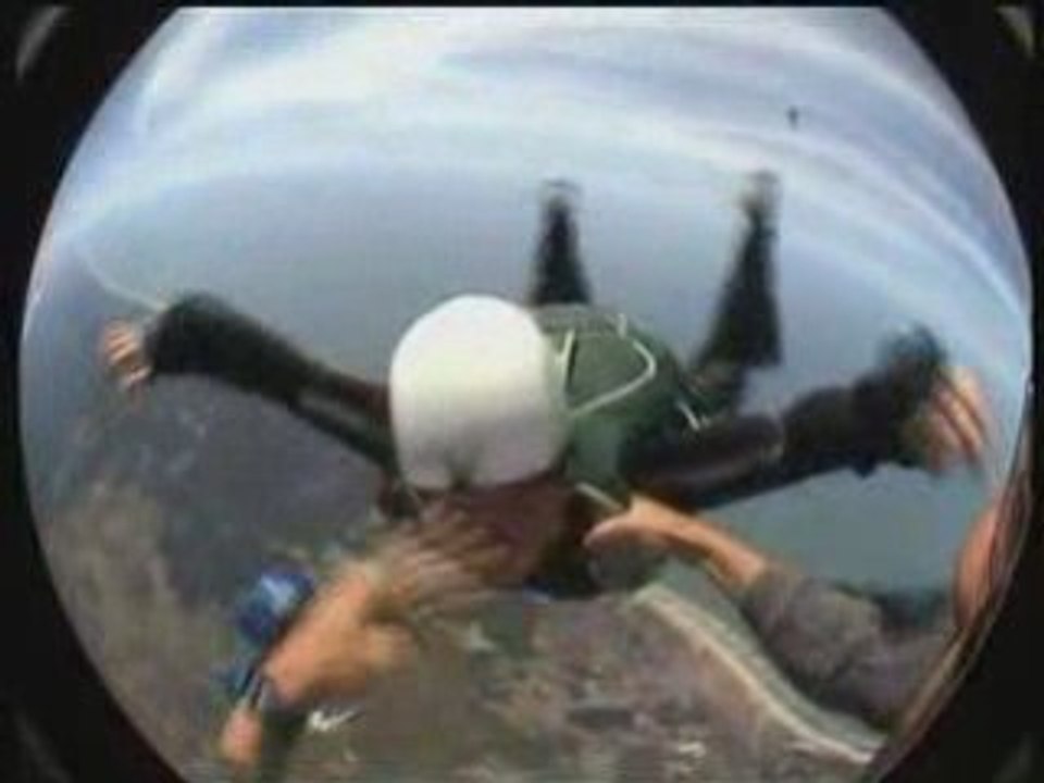 Melissa_parachute