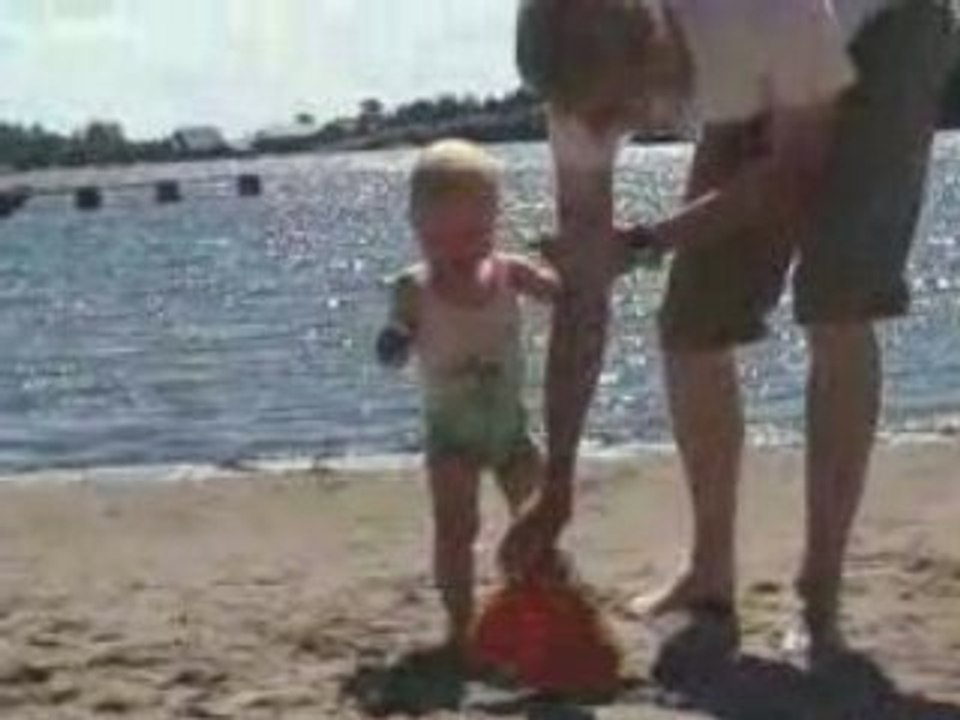 Papa walk sea