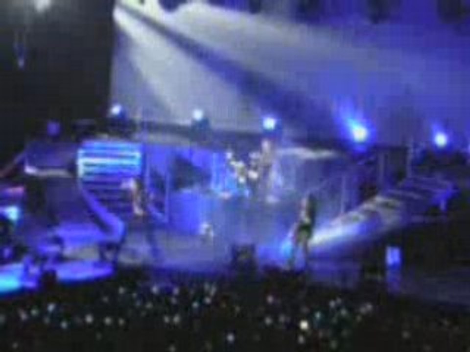 TOKIO HOTEL à Bercy dimanche 9 mars 2008 Début du concert