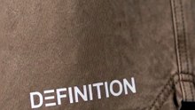 شورت كاجوال رجالي اوفر سايز بني من دفنيشن Definition 🤎  إطلالة عصرية ومريحة