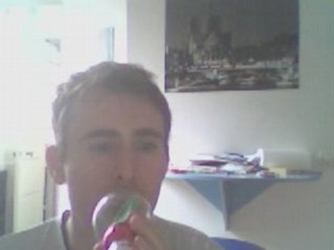 Wiwi égratigne Ma liberté de Reggiani