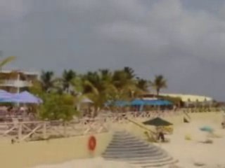 Planes Come Into Runway Very Low