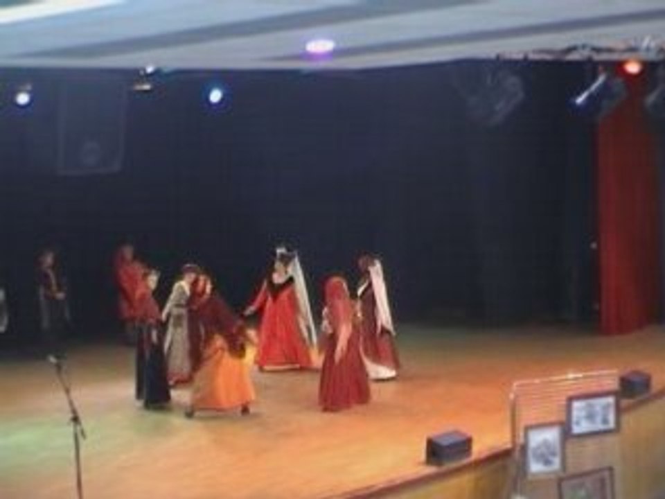 Danse :Branle des Dames