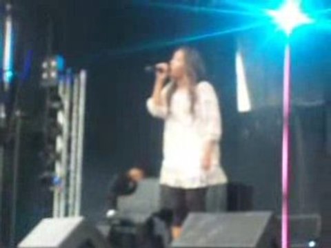 Amel Bent - Ne Retiens Pas Tes Larmes