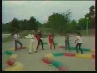 Ministars danse autour de la terre