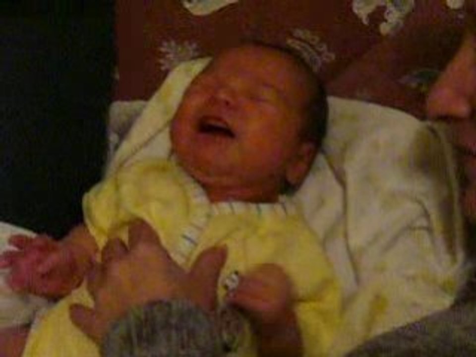 Je me réveille et j'ai faim!!!(2 semaines)