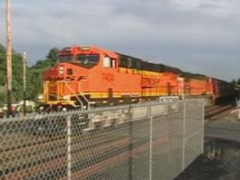 BNSF #7404 w/ Kalama Grain Train.