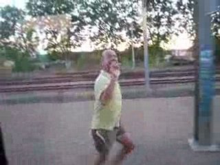 MB - Course après le train démarche marrante de G.