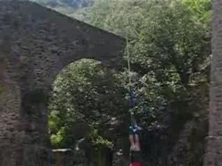 SAUT A L'ELASTIQUE EN ARDECHE DE 50 M